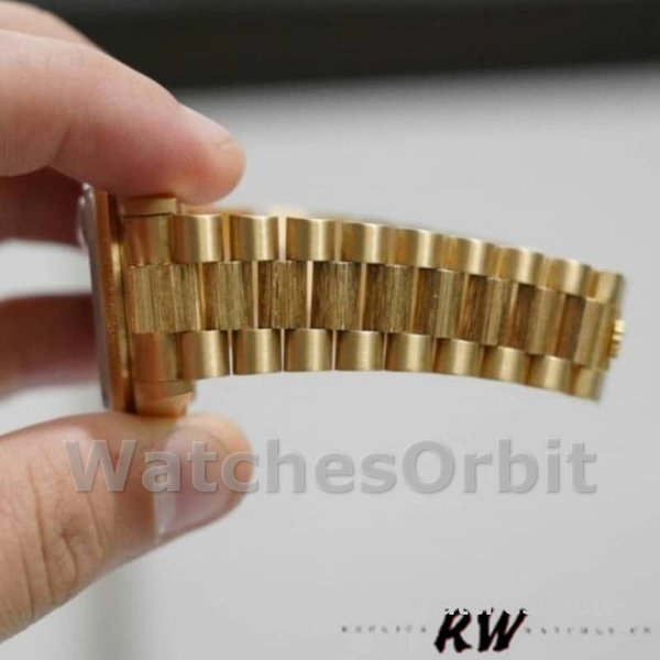 Rolex Day-Date 118208 champagne dial with gold indexes Yellow Gold 36mm Unisex Replica Watch