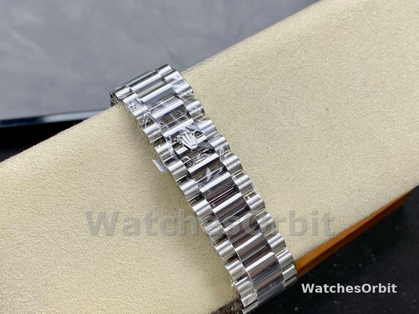 Rolex Day Date 40mm Platinum 228236 0006 Ice Blue Baguette