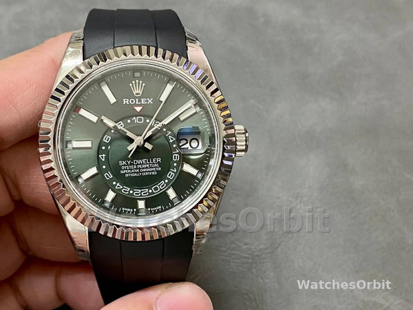 Rolex Sky Dweller 42mm 336239 Rubber Strap Black Dial Men's Watch