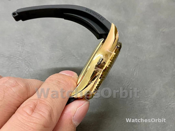 Rolex Sky Dweller m336238 0002 Yellow Gold Black Dial 42mm Mens Replica Watch