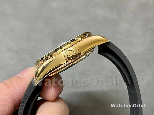 Rolex Sky Dweller m336238 0002 Yellow Gold Black Dial 42mm Mens Replica Watch